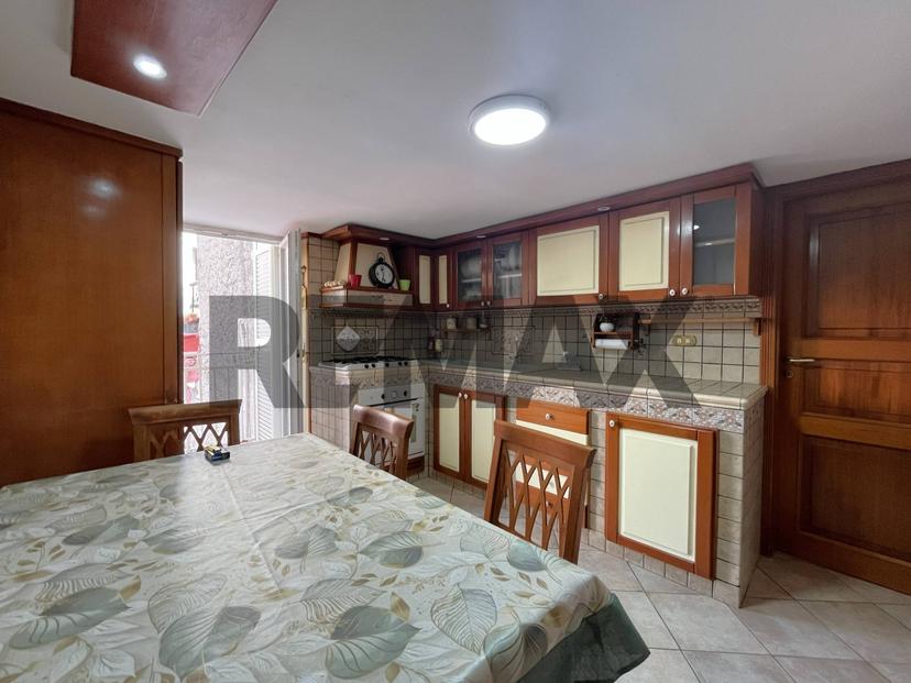 Appartamento in Vico Lungo San Raffaele 24, Napoli