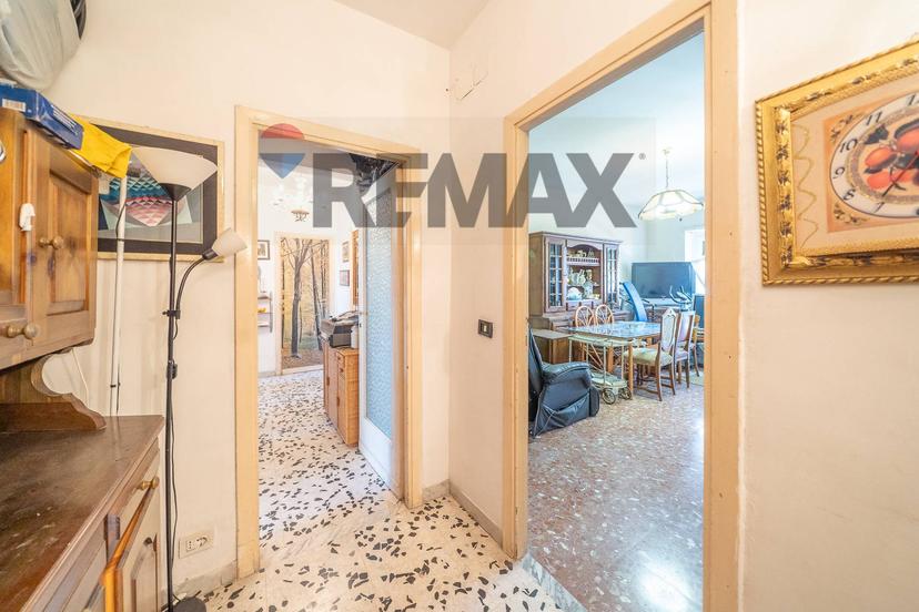 Trilocale in Via Flavio Stilicone 314, Roma