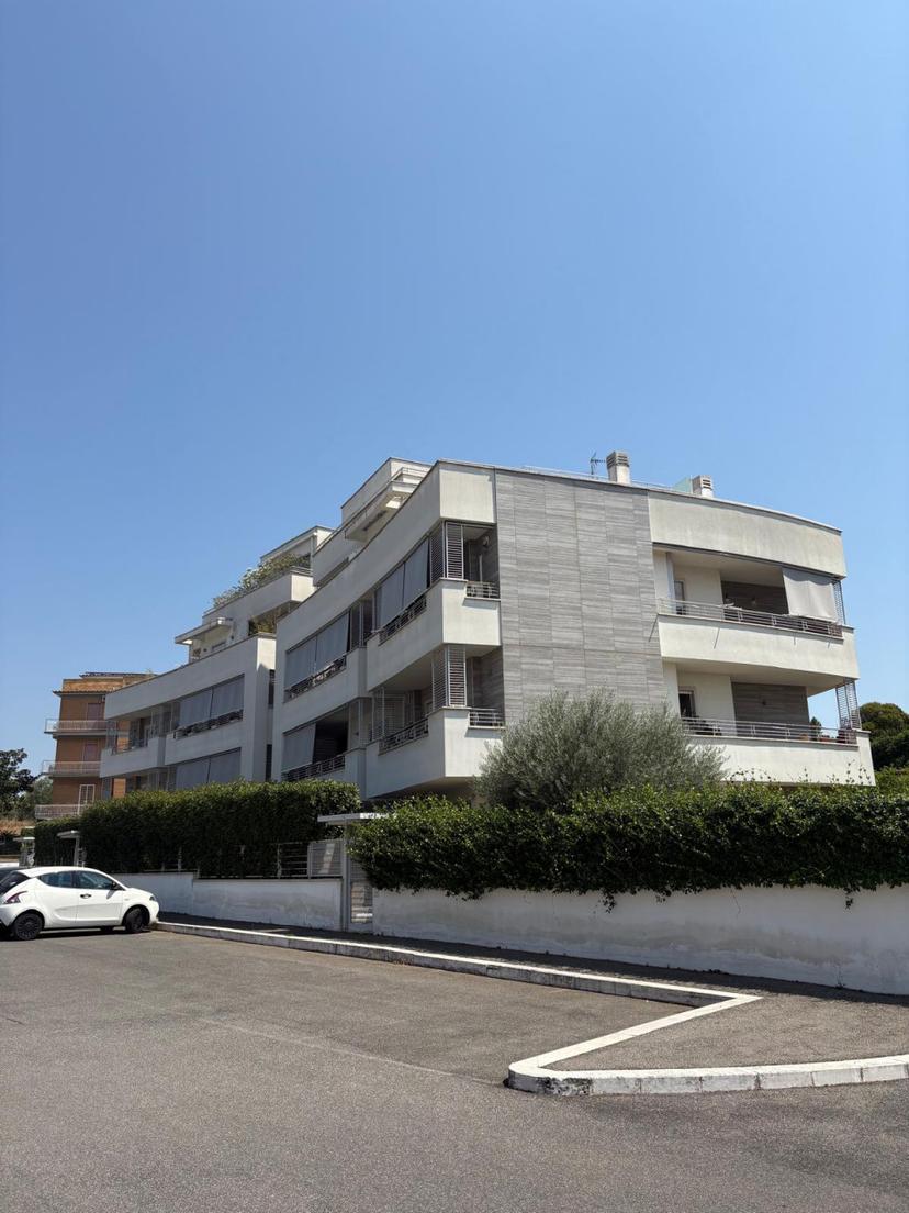 Attico in Via Emidio Tassi, Roma