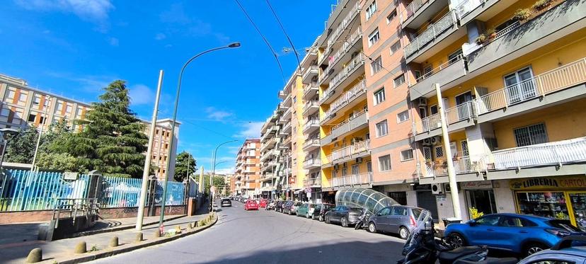 Trilocale in Via Gabriele Jannelli  190, Napoli