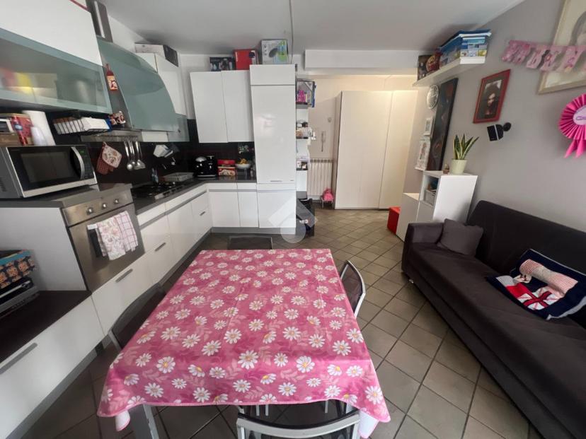 Trilocale in Via della Pazienza 030, Abbiategrasso