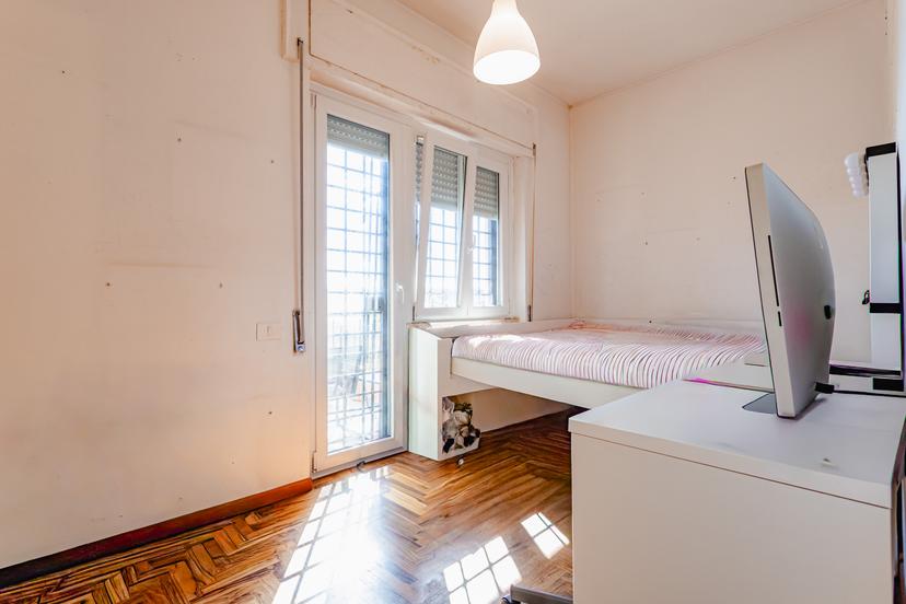 Quadrilocale in Via Budrio 37, Roma