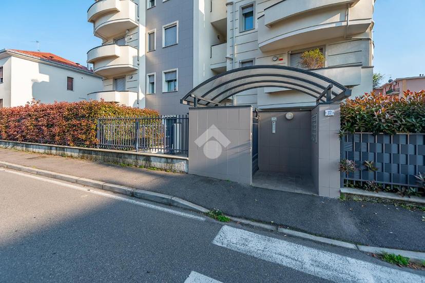 Trilocale in Via Eugenio Curiel 37, Lainate — foto 4 di 5