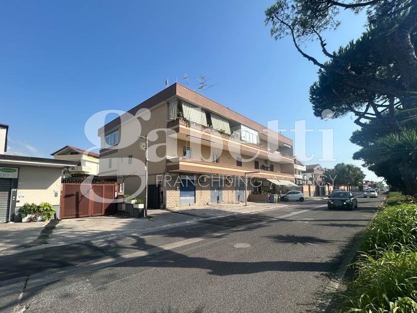 Quadrilocale in Via Lago Patria 156, Giugliano in Campania