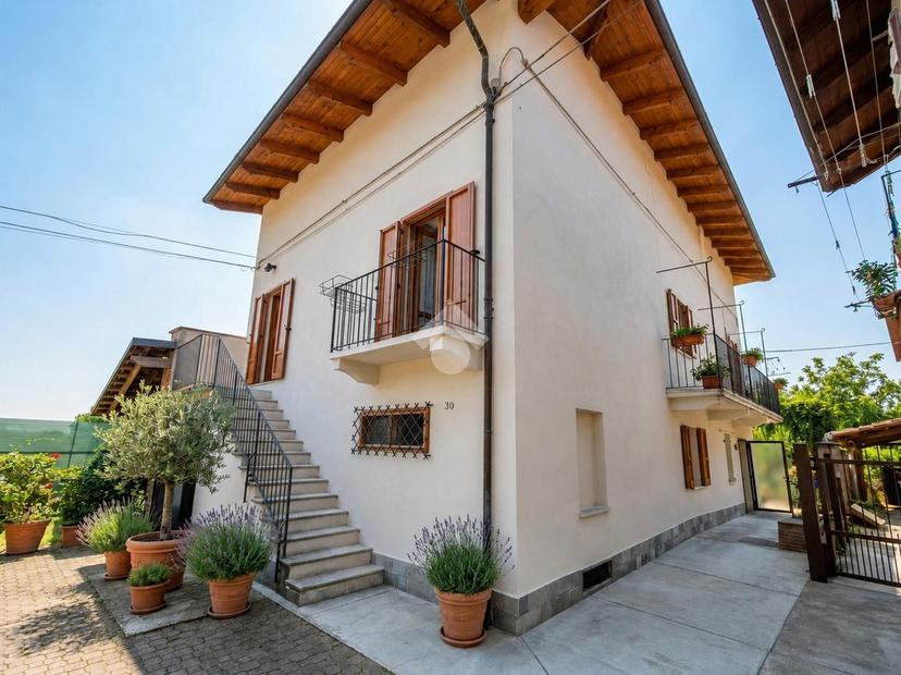 Casa indipendente in Via Trasaghis 16, Giaveno