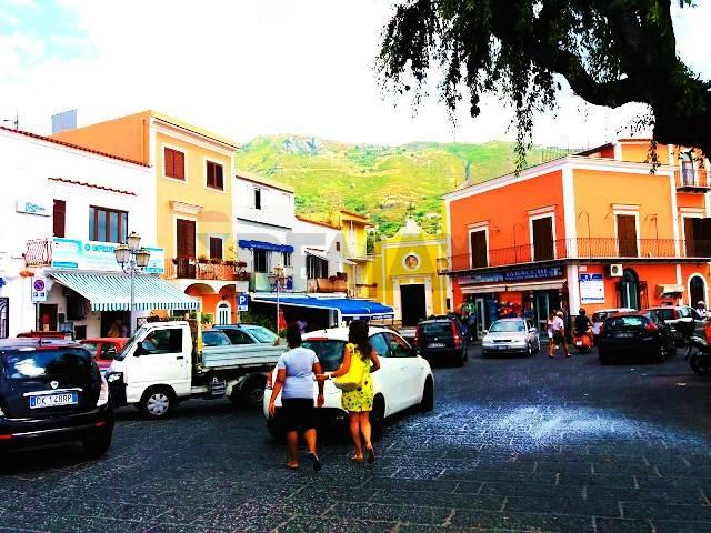 Quadrilocale, Forio