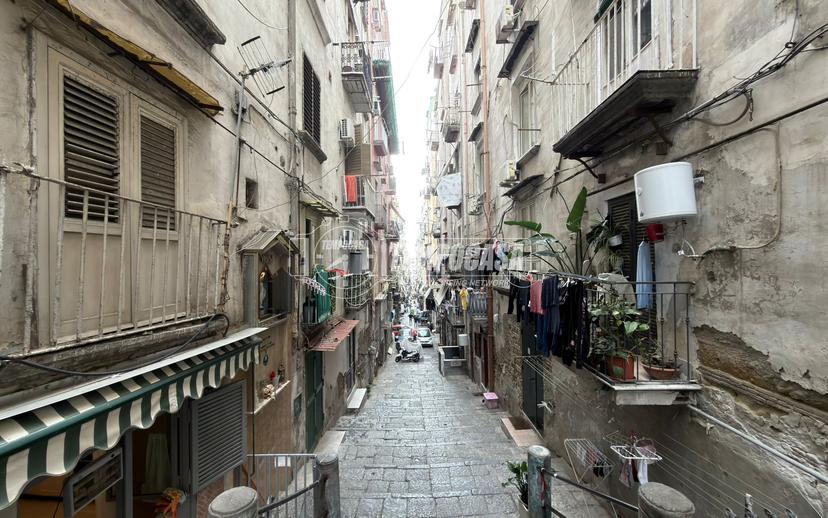 Trilocale in Via Concordia, Napoli