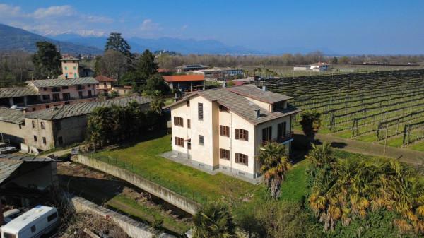 Villa plurifamiliare in Via Dino Buffa 5, Campiglione Fenile