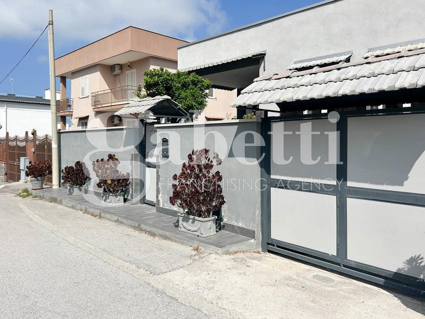 Villa in Viale Giove 23, Giugliano in Campania — foto 3 di 5