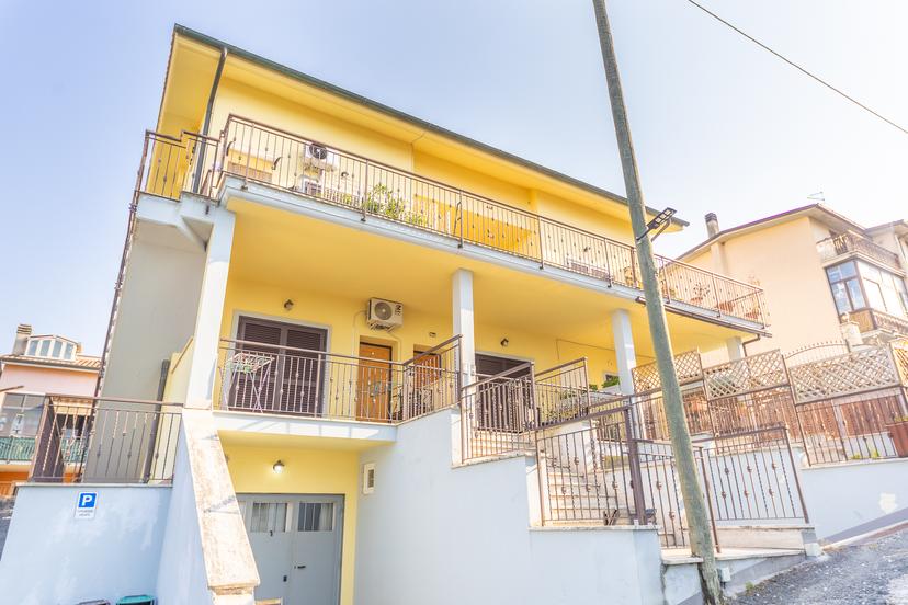 Trilocale in Via Santa Croce, Mentana