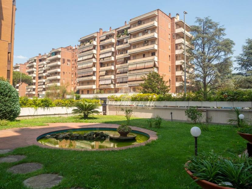 Quadrilocale in Via Vittorini 110, Roma
