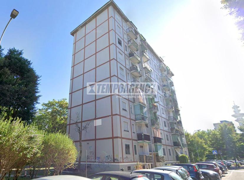 Trilocale in Via delle Azalee 9, Rozzano