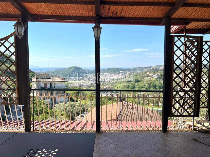 Quadrilocale in Via Adolfo Avena, Napoli