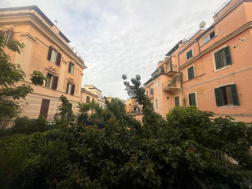 Quadrilocale in Via Achille Grandi 00, Roma