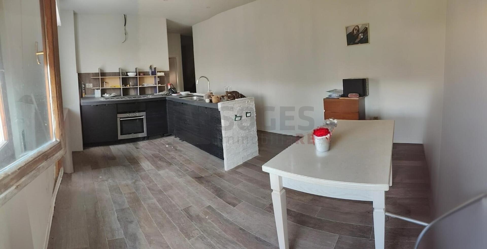 Trilocale in Via Carlo Treves, Reggello