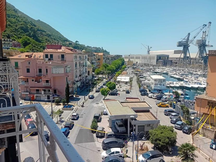 Trilocale in Via Giuseppe Bonito 21, Castellammare di Stabia — foto 2 di 5