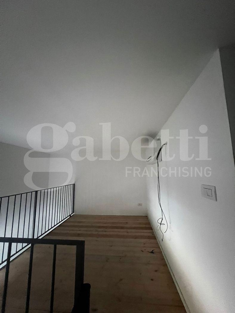 Trilocale in  Via Valdossola 16/2, Bologna
