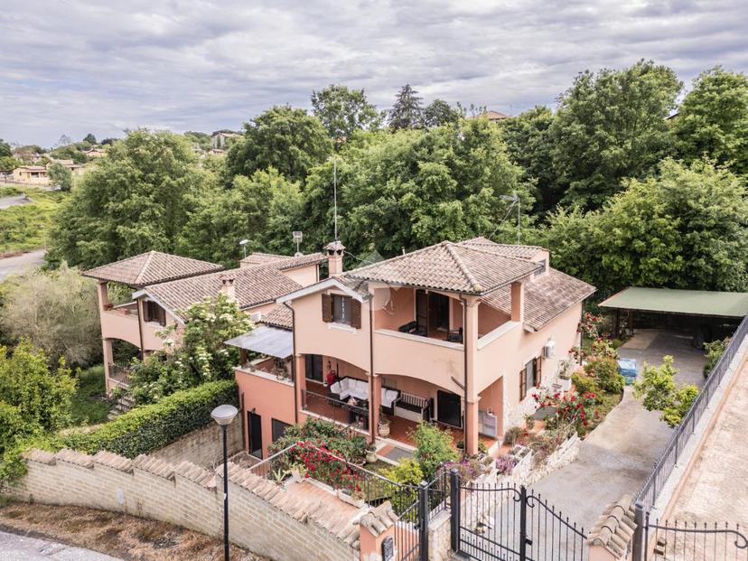 Villa in Via Olmata Tre Cancelli 28, Bracciano — foto 2 di 5