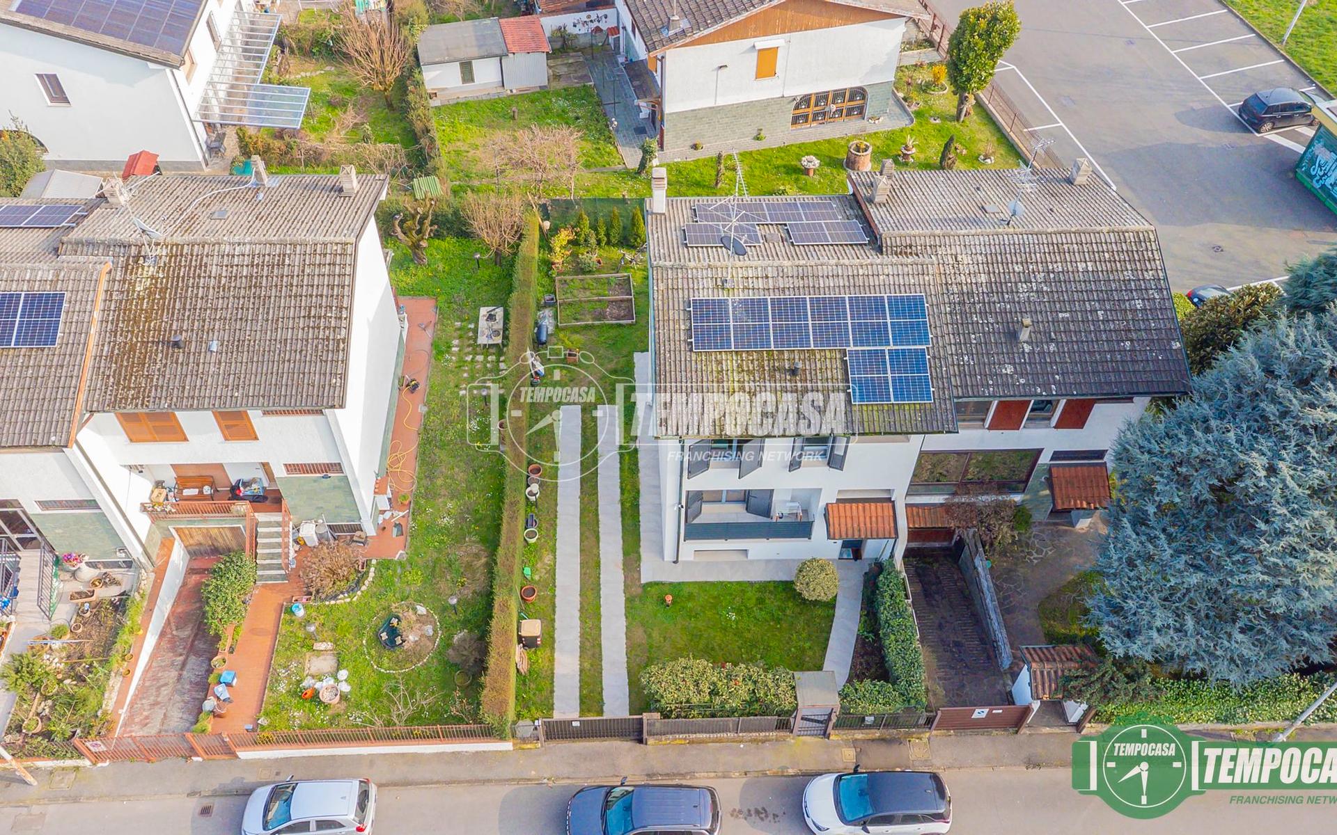 Villa a schiera in Via Nino Bixio 4, San Giuliano Milanese