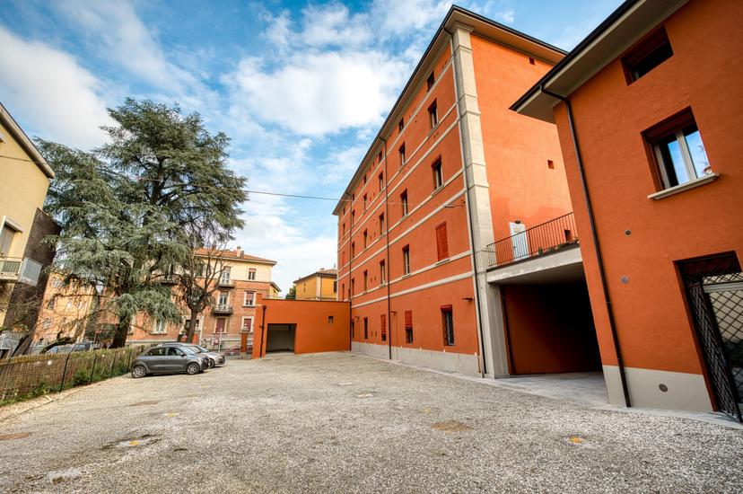 Quadrilocale in Via Castiglione 91, Bologna