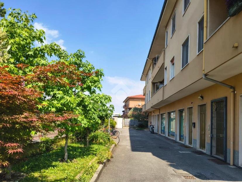 Trilocale in Via Roma 53, Pessano con Bornago — foto 4 di 5