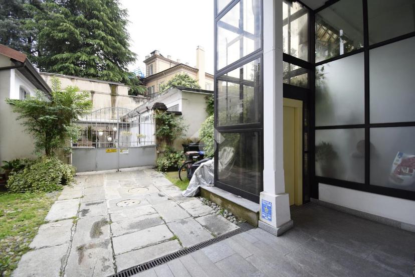 Bilocale in Via Asti 4, Torino