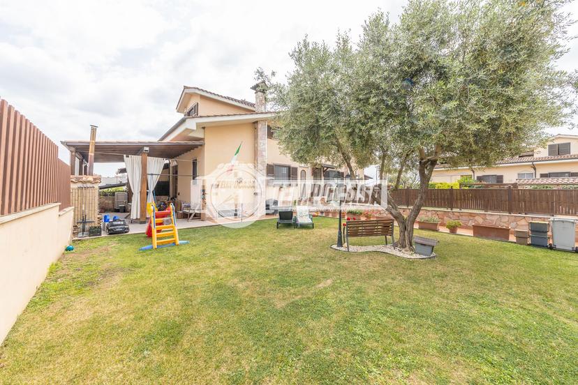 Villa a schiera, Guidonia Montecelio