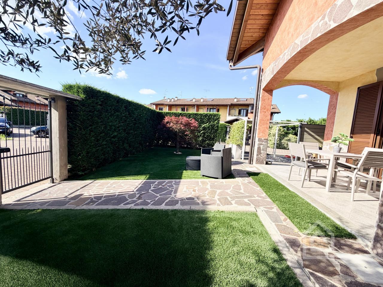Villa in Via Maestra 37 H, Chivasso
