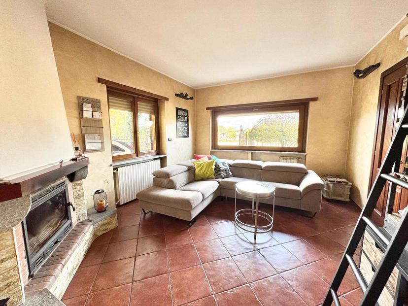 Villa a schiera in Via della Torre 57, Buttigliera Alta