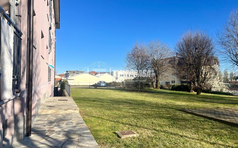 Trilocale in Piazza Monsignor Angelo Jacomuzzi 3, Cambiano — foto 2 di 5