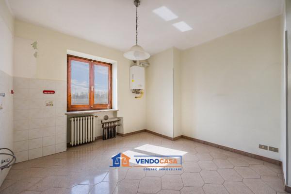Appartamento in Via Martiri del 21 110, Pinerolo