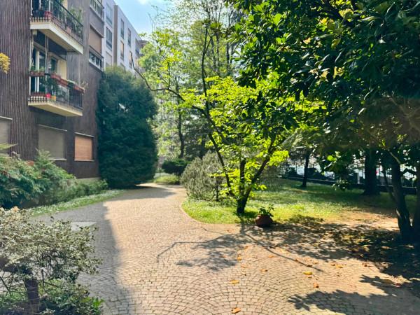Trilocale in Via Val di Sole 11, Milano