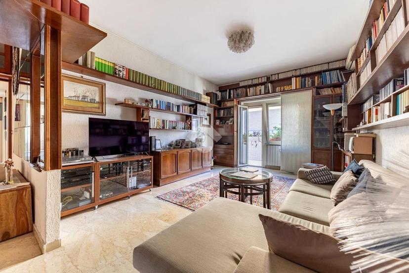 Trilocale in Via Luigi Arati 41, Roma
