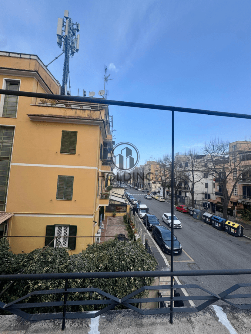 Bilocale in Via dei Ciclamini, Roma