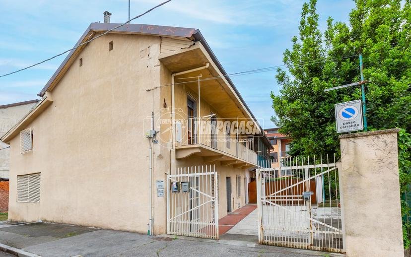 Casa indipendente in Strada dei Biasoni, Torino — foto 2 di 5