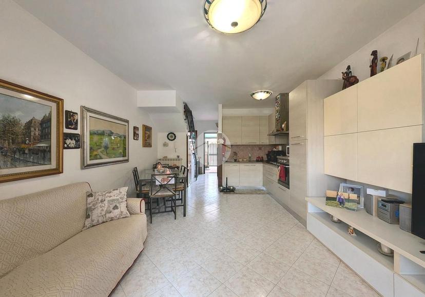 Trilocale in Via Lucrezia Romana 67, Ciampino