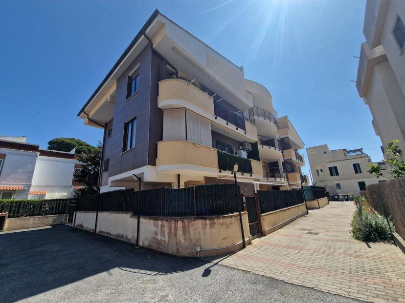 Bilocale in Via delle Colonie, Santa Marinella