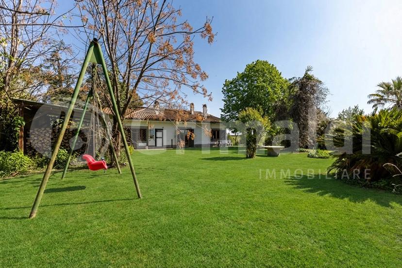 Villa in Via Edoardo Perino 200, Roma