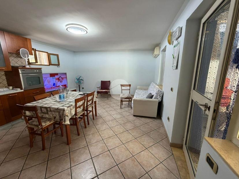 Trilocale in Via Principe di Napoli 5, Napoli
