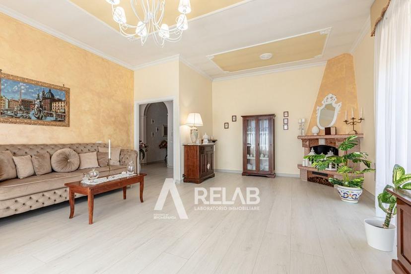 Quadrilocale in Via Luigi Biondi 4, Roma
