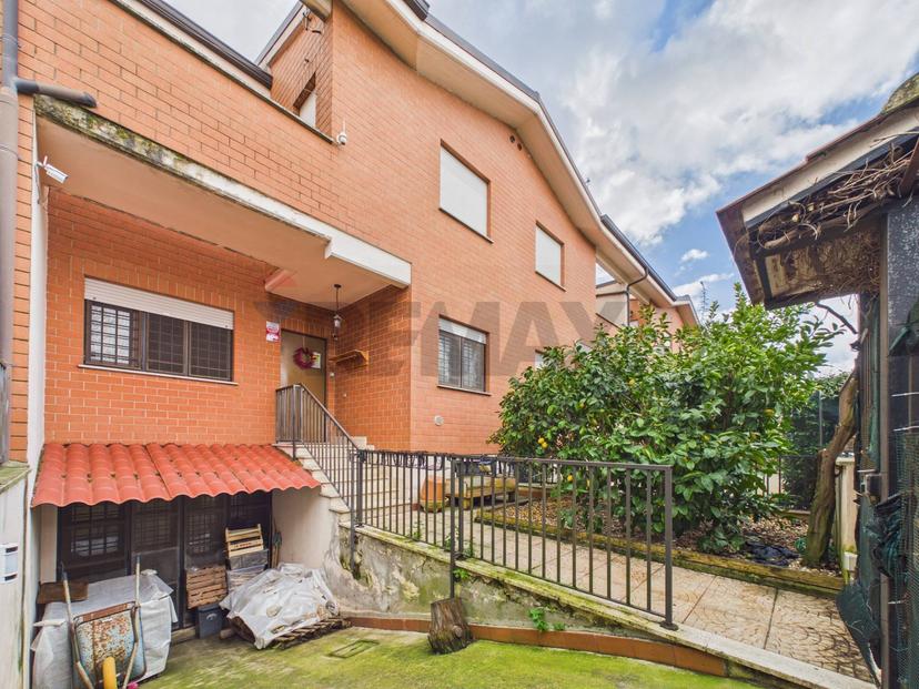 Villa a schiera in Via Giuseppe Gracceva 48, Roma