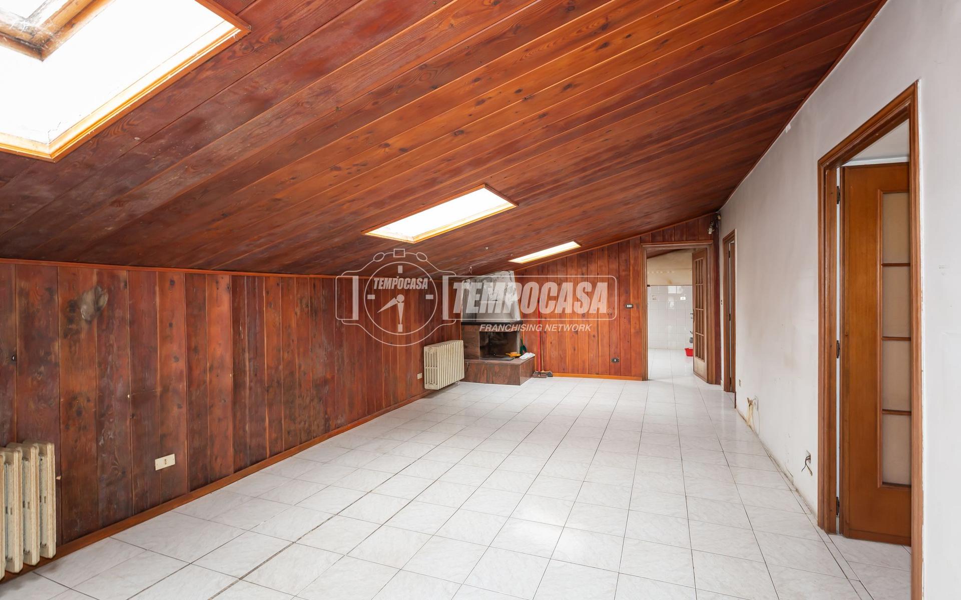 Casa indipendente in Strada dei Biasoni, Torino