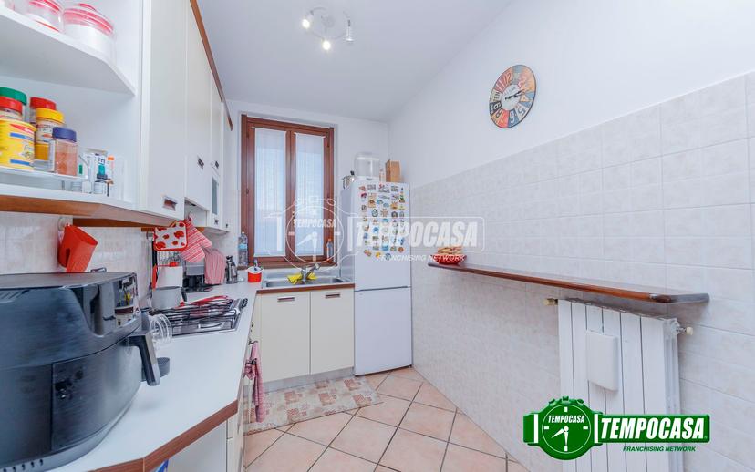 Bilocale in Via Luigi Einaudi, Vernate