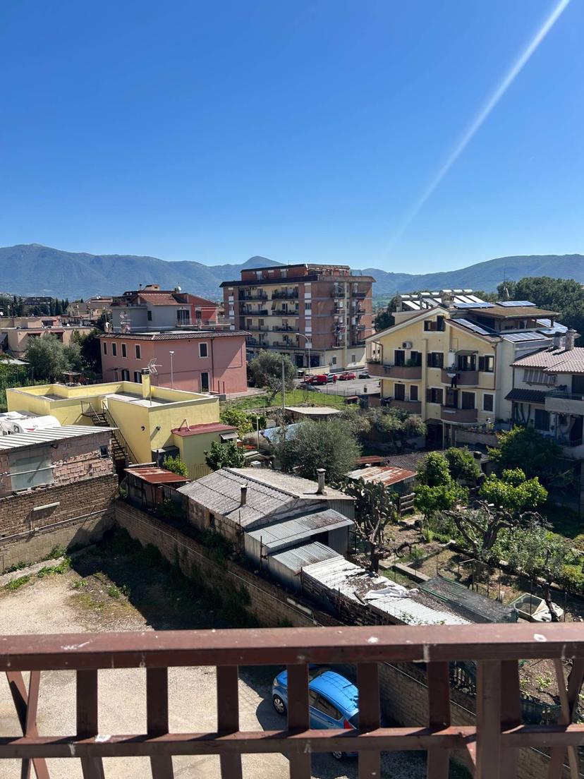 Bilocale in Via Appio Claudio, Guidonia Montecelio