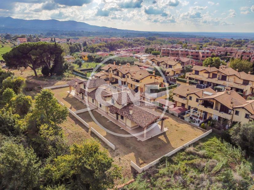Villa bifamiliare in Via Albio Tibullo 1, Gallicano nel Lazio