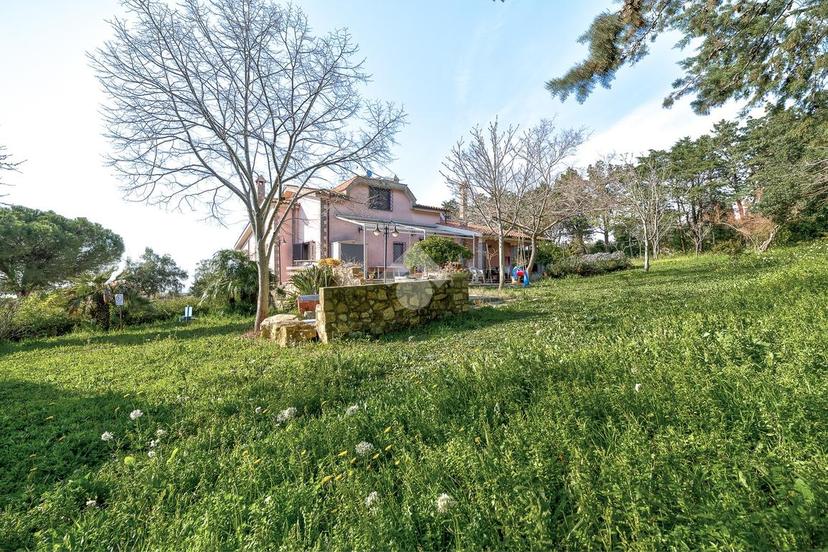 Villa in Strada del Casaletto Rosso, Civitavecchia
