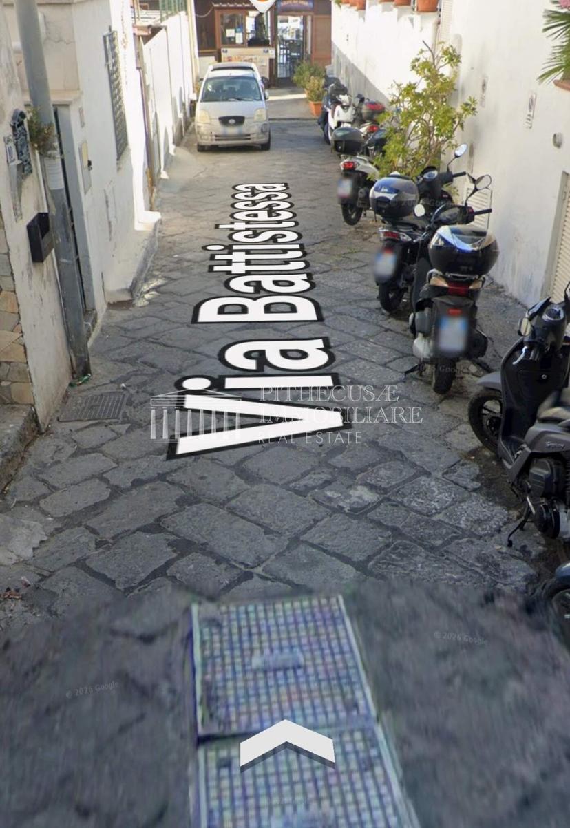 Villa quadrifamiliare in Via Battistessa 18, Ischia