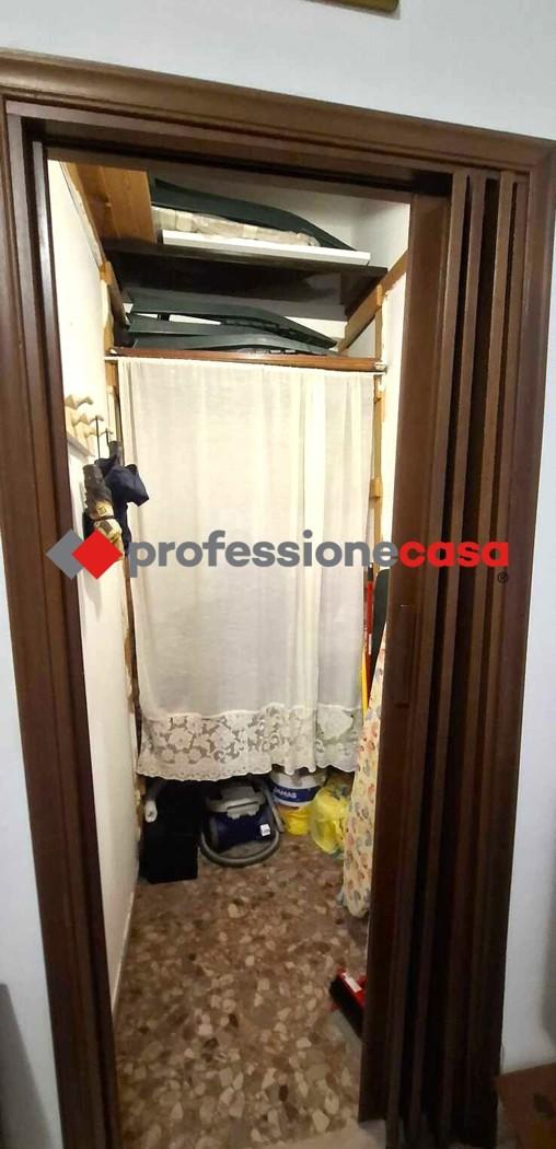 Trilocale in Via La Spezia, Pomezia
