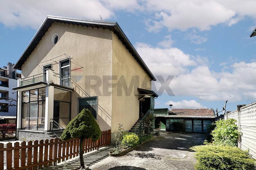 Villa in Via Raffaello Barbiera 10, Milano