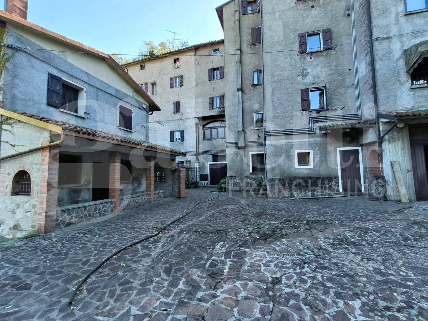 Appartamento in Via Val di Setta 32, Monzuno